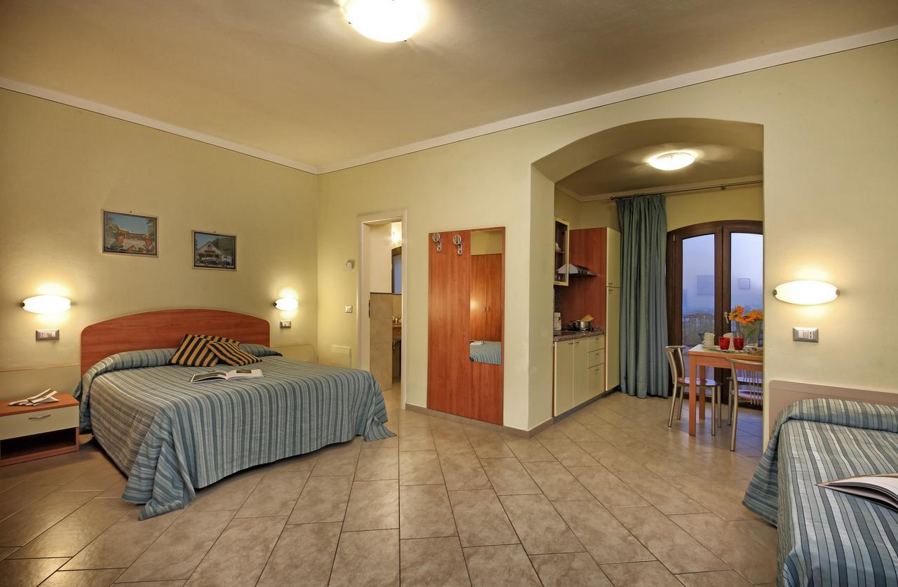 San Rocco Relais Aparthotel Soiano Del Lago Ngoại thất bức ảnh